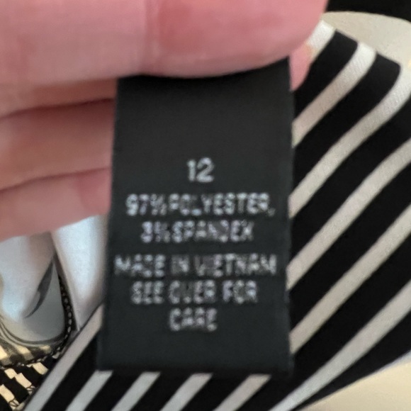 7 for $30 ALYX Black and White Sleeveless Dress - Picture 6 of 9